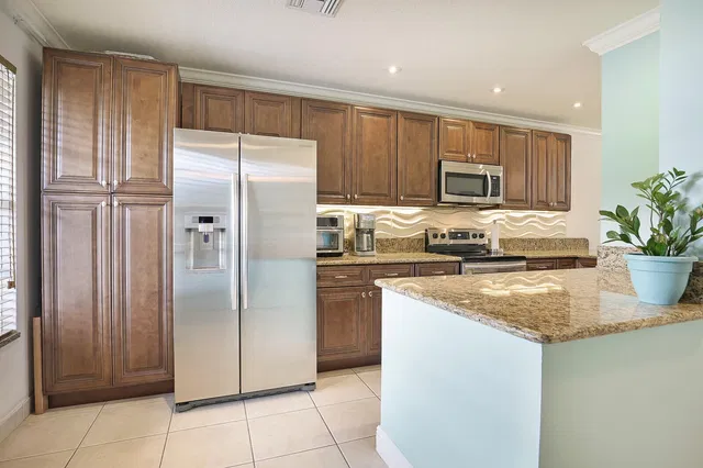  Unit 202 photo 5