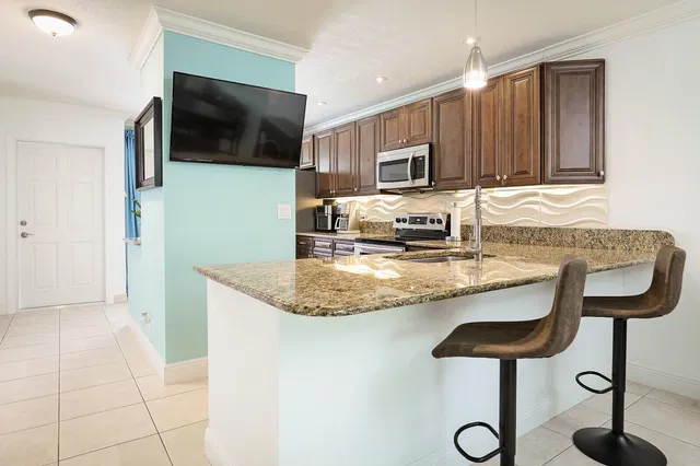  Unit 202 photo 7