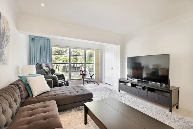  Unit 202 photo 8