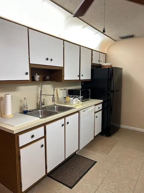 Residence photo 3
