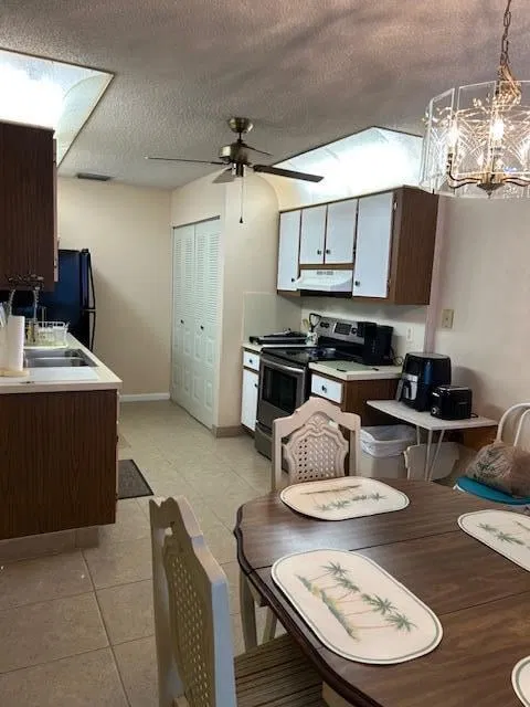 Residence photo 5