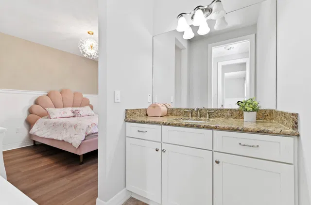 Residence photo 36