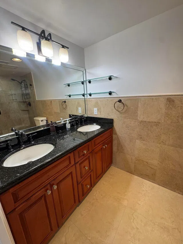 Unit 101 photo 19