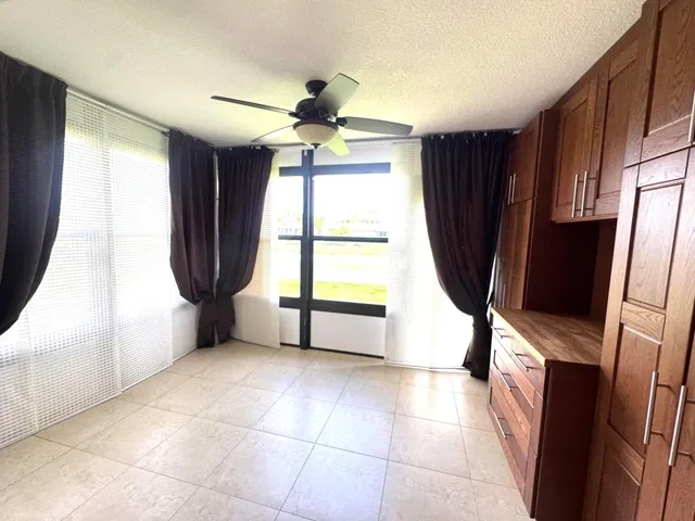 Unit 101 photo 26