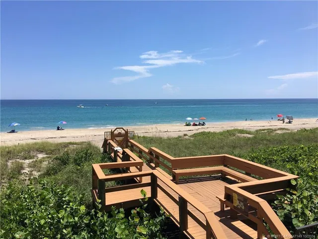 Unit 311 photo 15