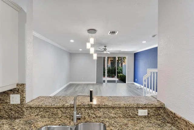Residence photo 7