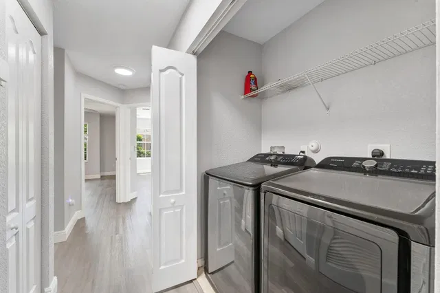 Residence photo 16