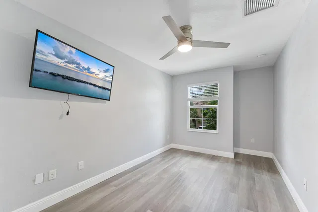 Residence photo 17