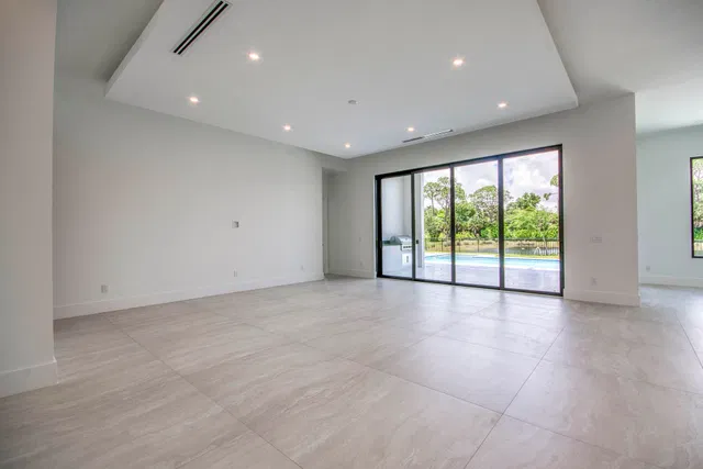  Residence photo 8