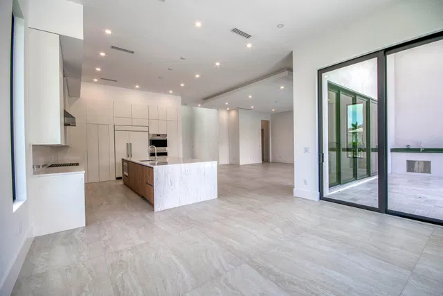  Residence photo 15