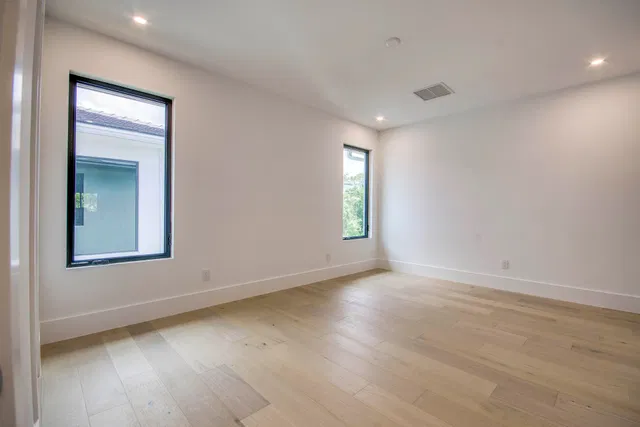  Residence photo 26