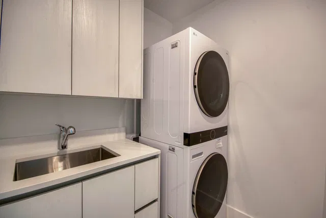  Residence photo 32