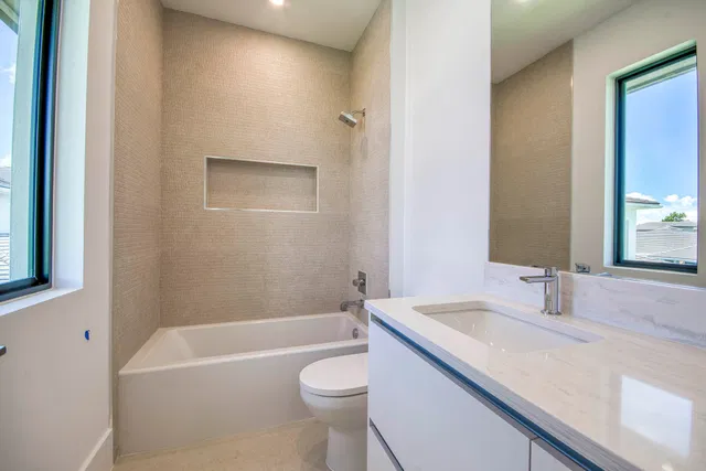  Residence photo 34