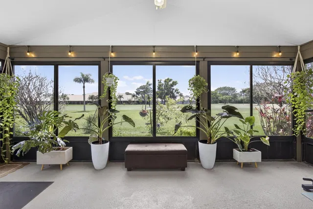 Residence photo 2