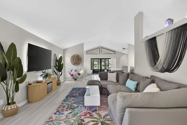Residence photo 6