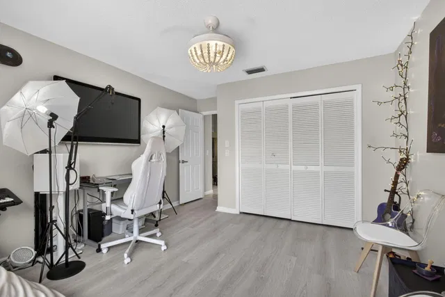 Residence photo 31