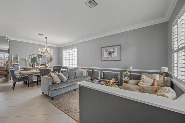 Residence photo 5