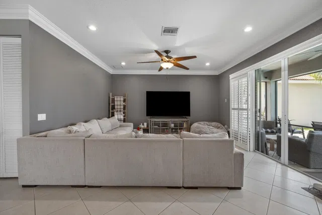 Residence photo 9