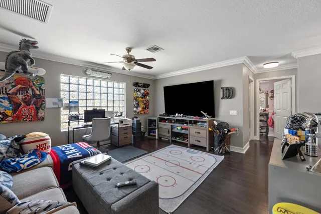Residence photo 20