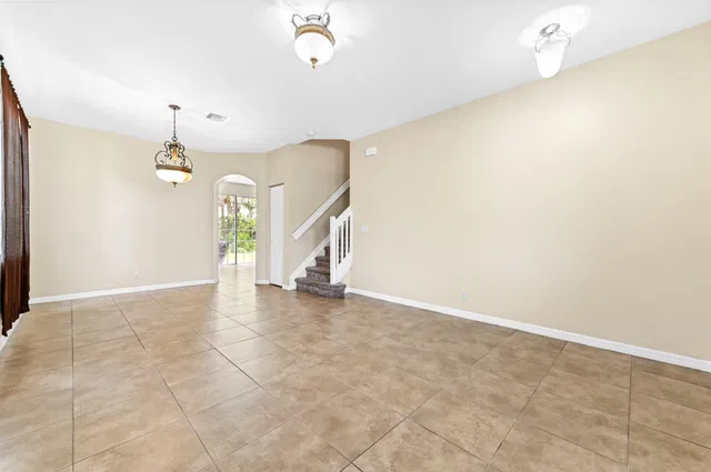 Residence photo 3