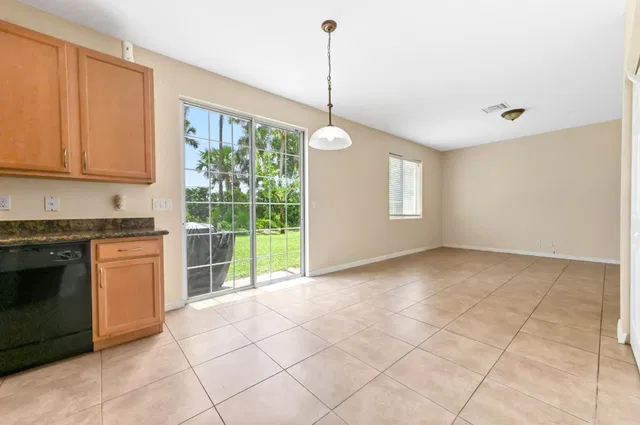 Residence photo 9