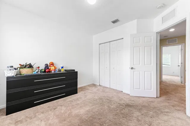 Residence photo 25