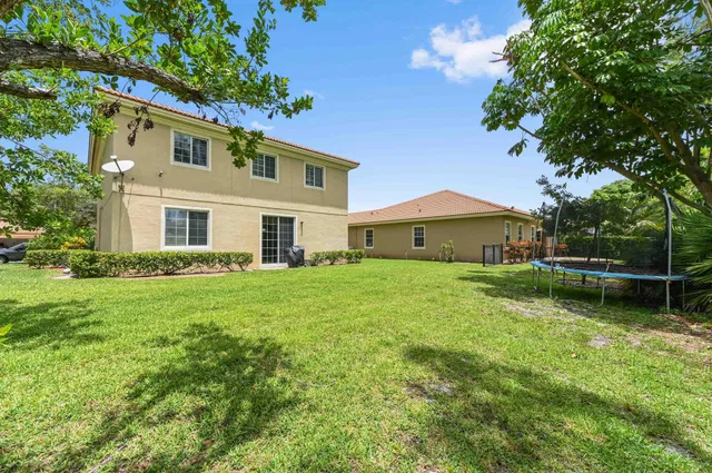 Residence photo 32