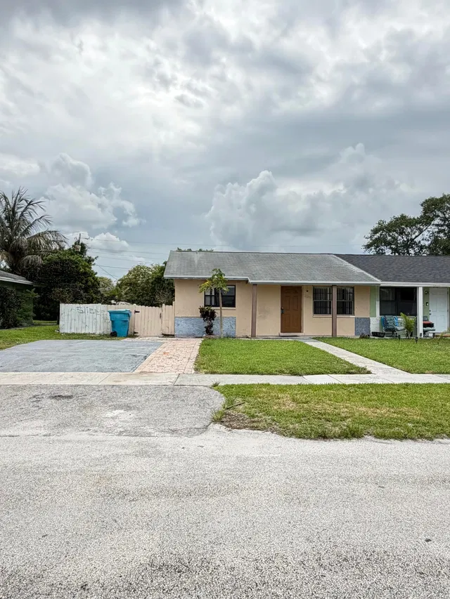 Residence photo 2