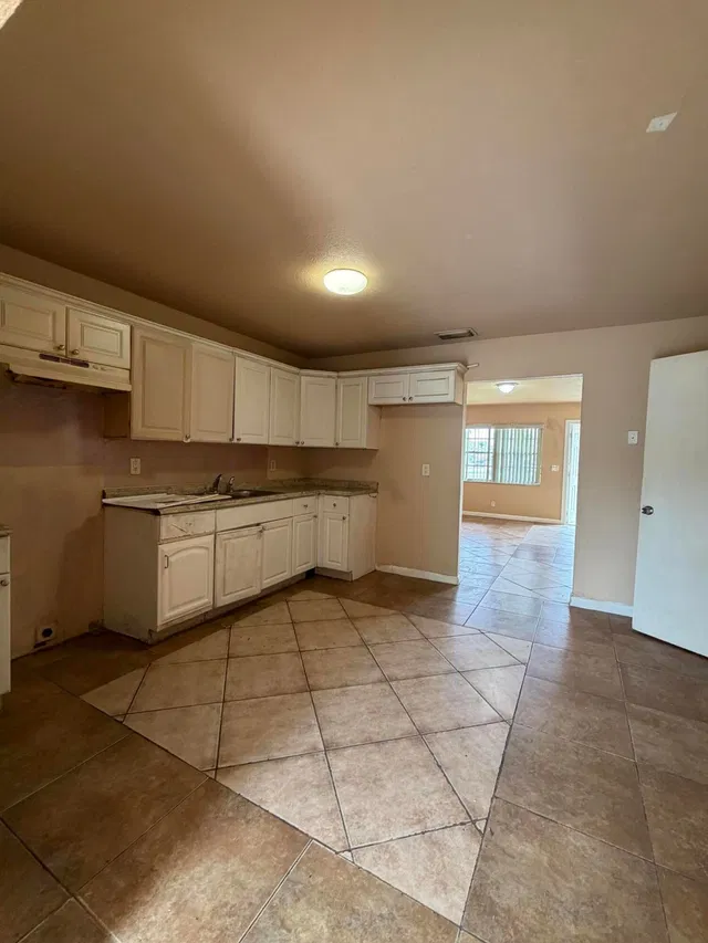 Residence photo 8