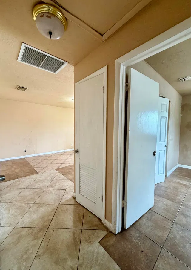 Residence photo 16