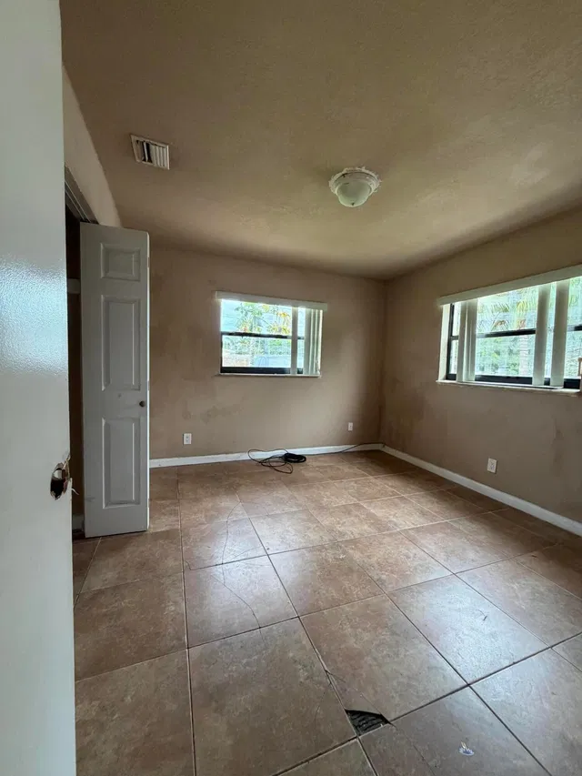 Residence photo 17