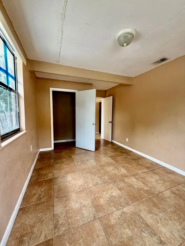 Residence photo 23