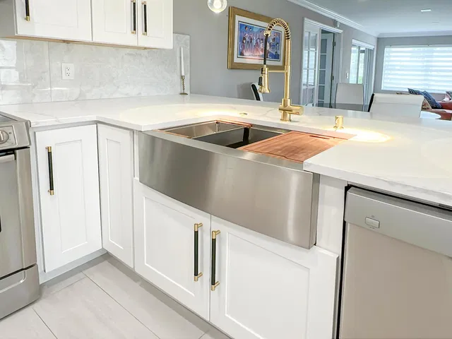 Unit 102 photo 10
