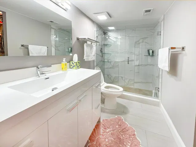 Unit 102 photo 19