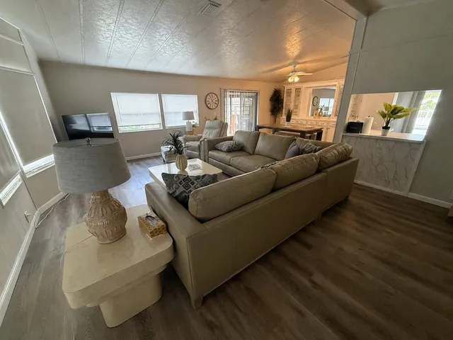 Residence photo 5