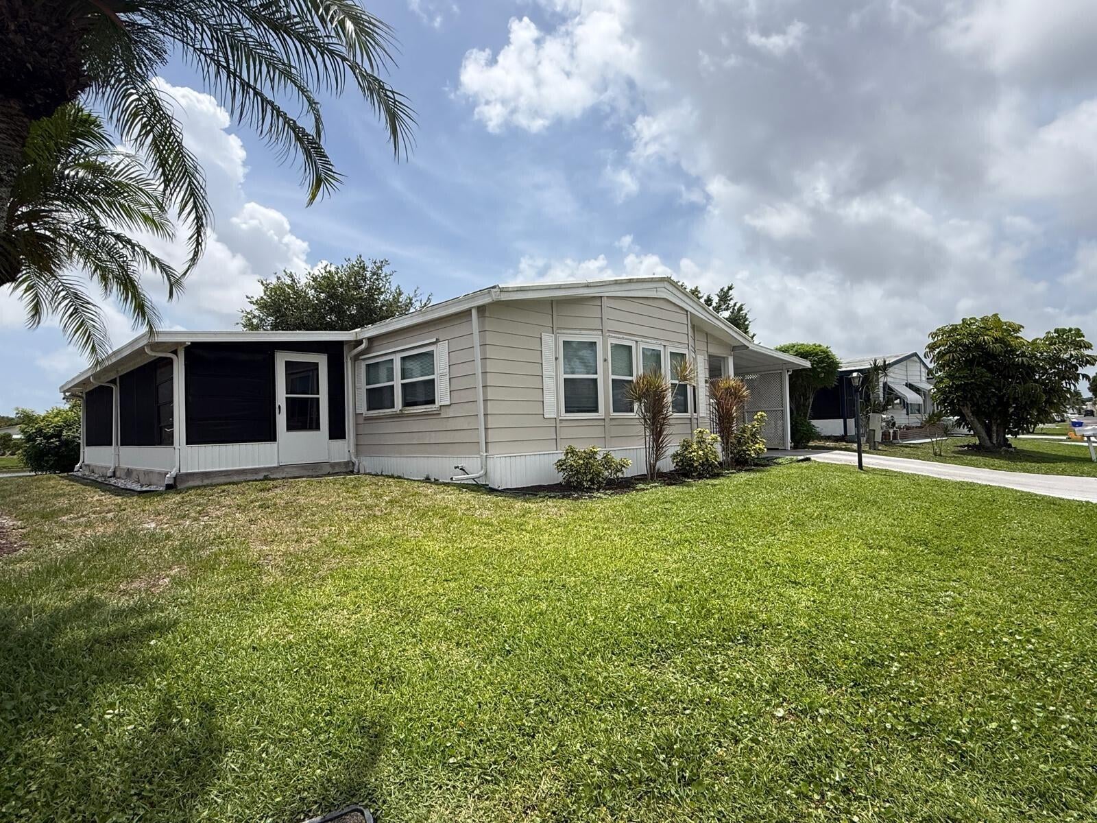Residence photo 23