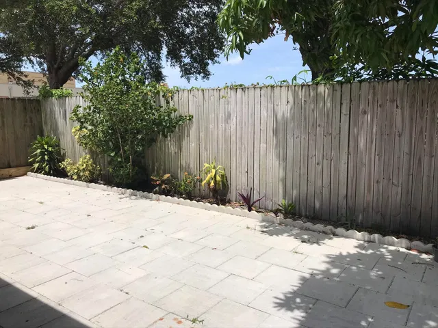  Residence photo 4