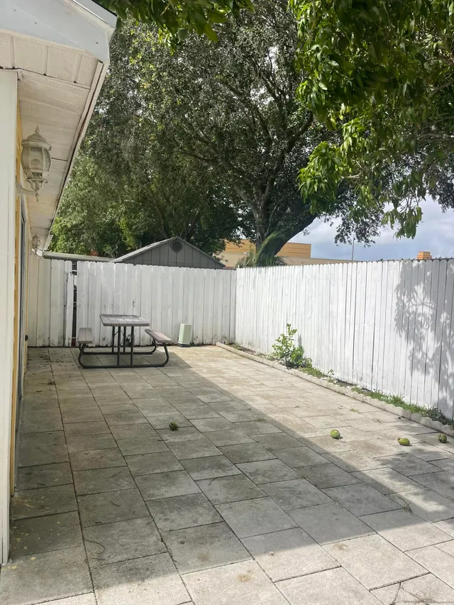  Residence photo 20