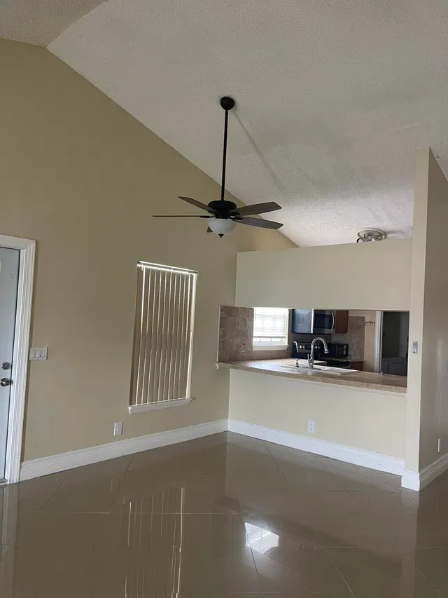  Residence photo 22