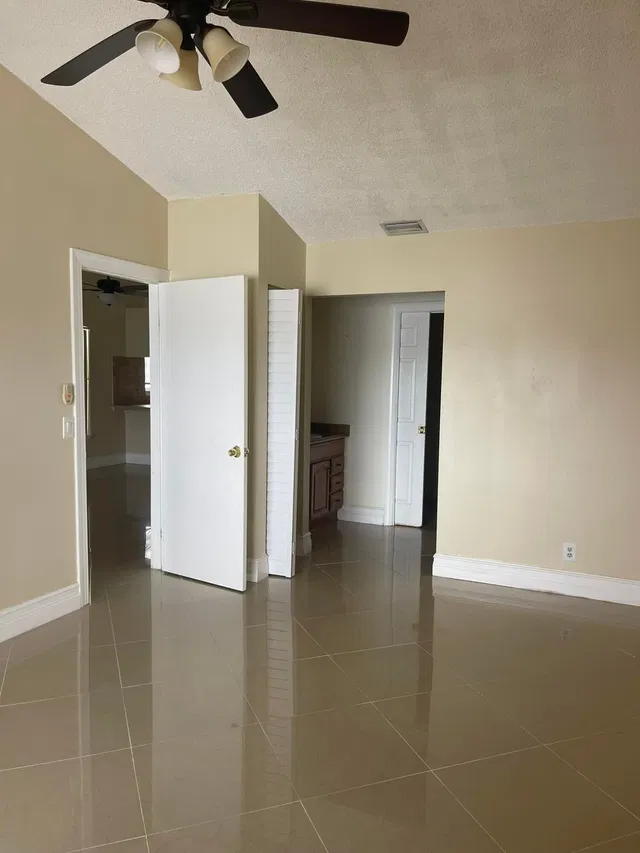  Residence photo 25