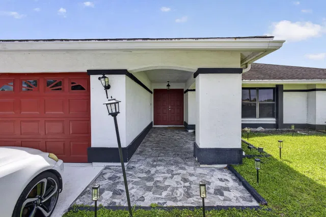 Residence photo 3