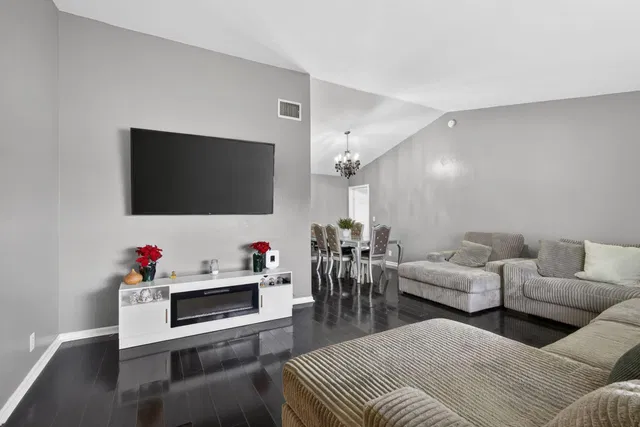 Residence photo 8