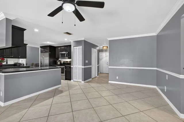 Residence photo 12
