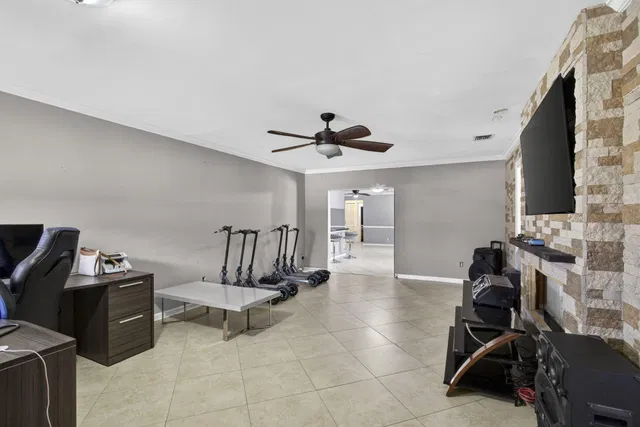 Residence photo 20