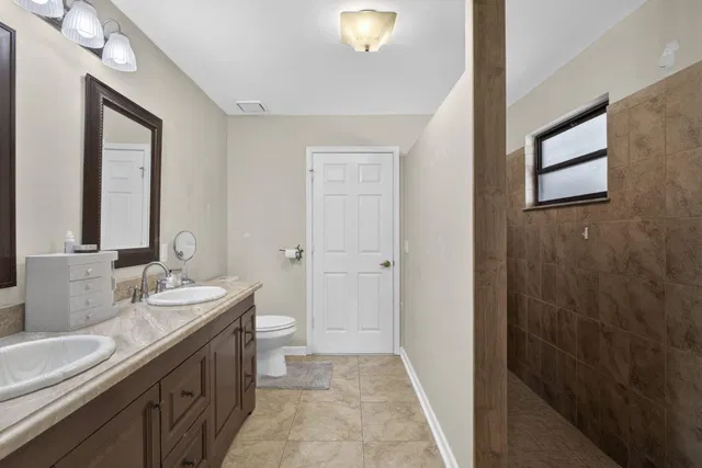 Residence photo 32
