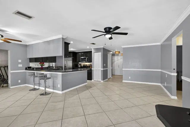 Residence photo 78
