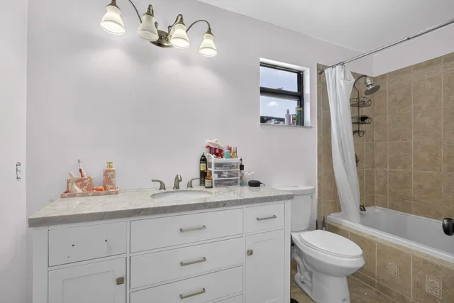 Residence photo 82