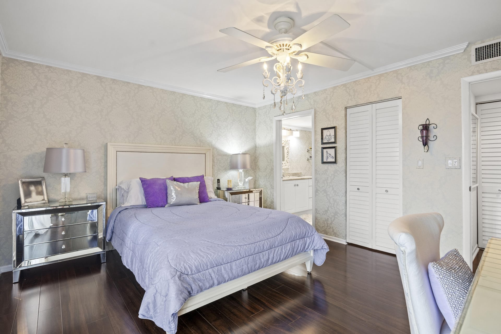Unit 105 photo 17