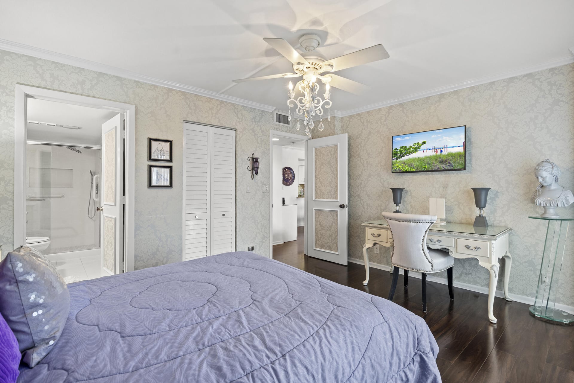 Unit 105 photo 19