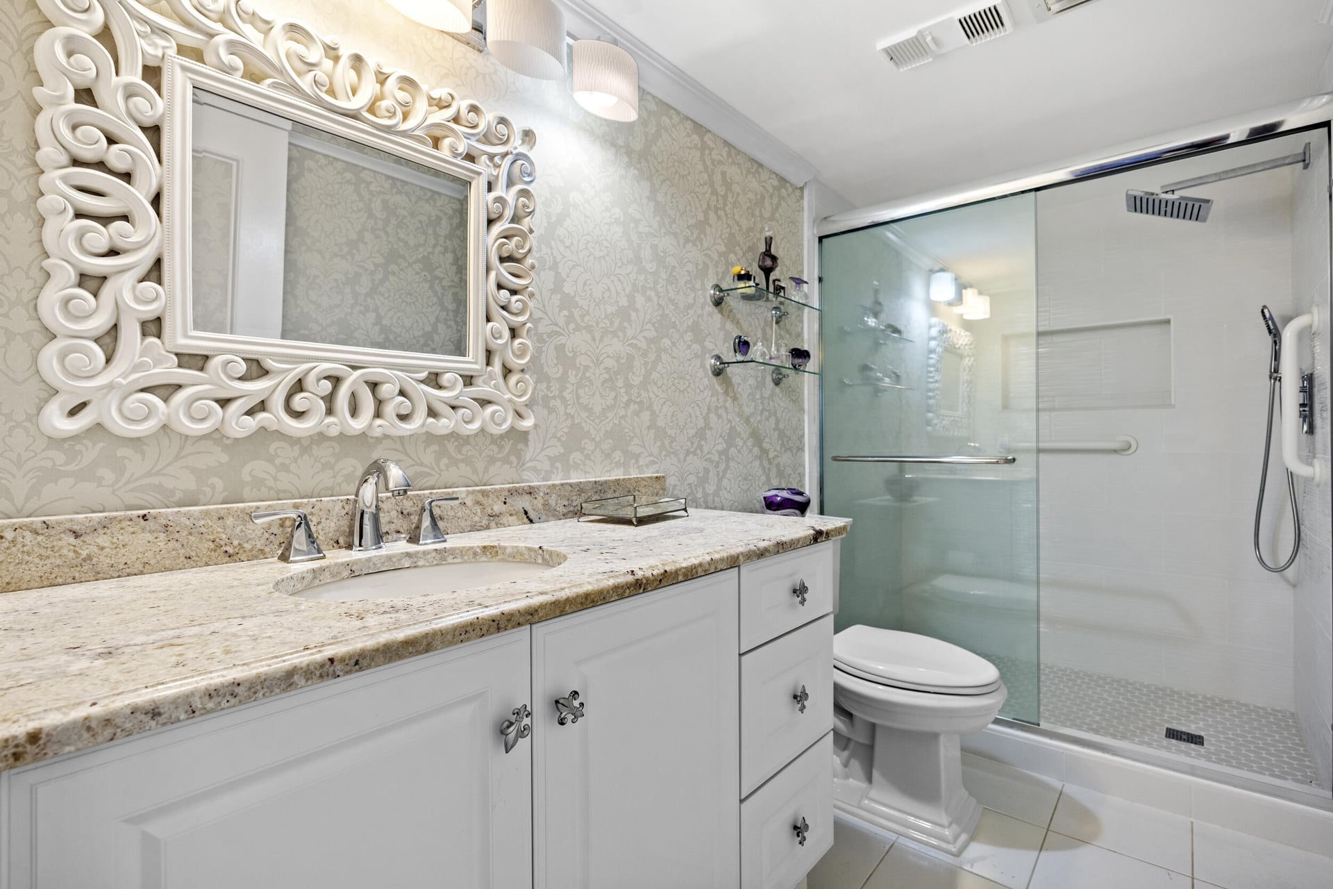 Unit 105 photo 24